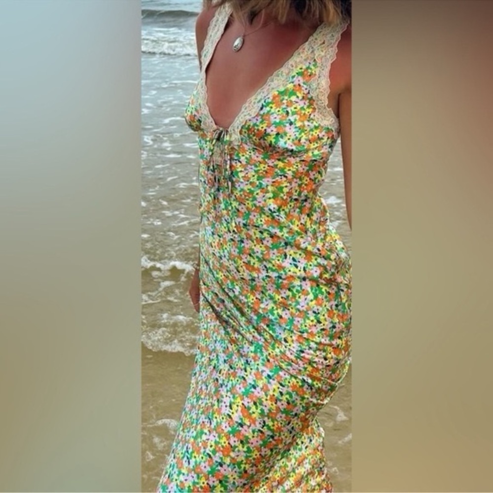 Wild Fable Green and Yellow Silky Maxi Dress Plunge Neckline Sz Medium